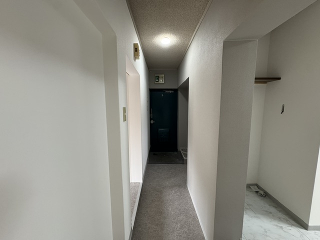 ロイヤル小曽根マンションの玄関写真