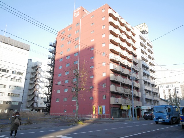 札幌市中央区南五条西のマンションの建物外観