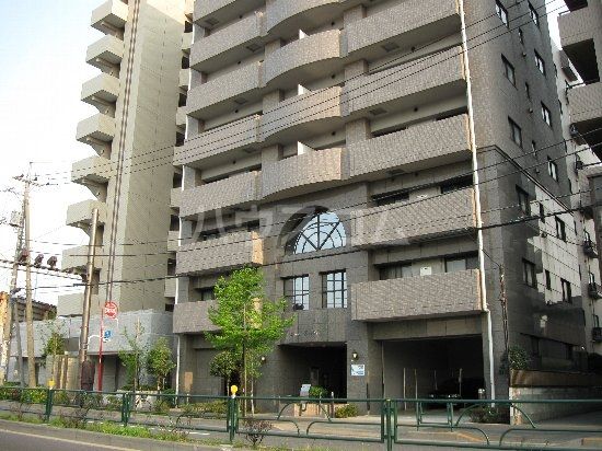 江戸川区春江町のマンションの建物外観