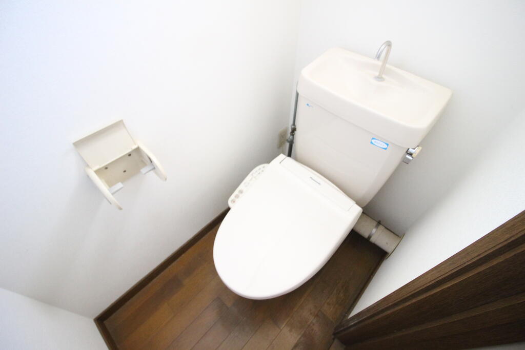 ＪＲ高徳線 佐古駅 徒歩13分 2階建 築32年のトイレ写真