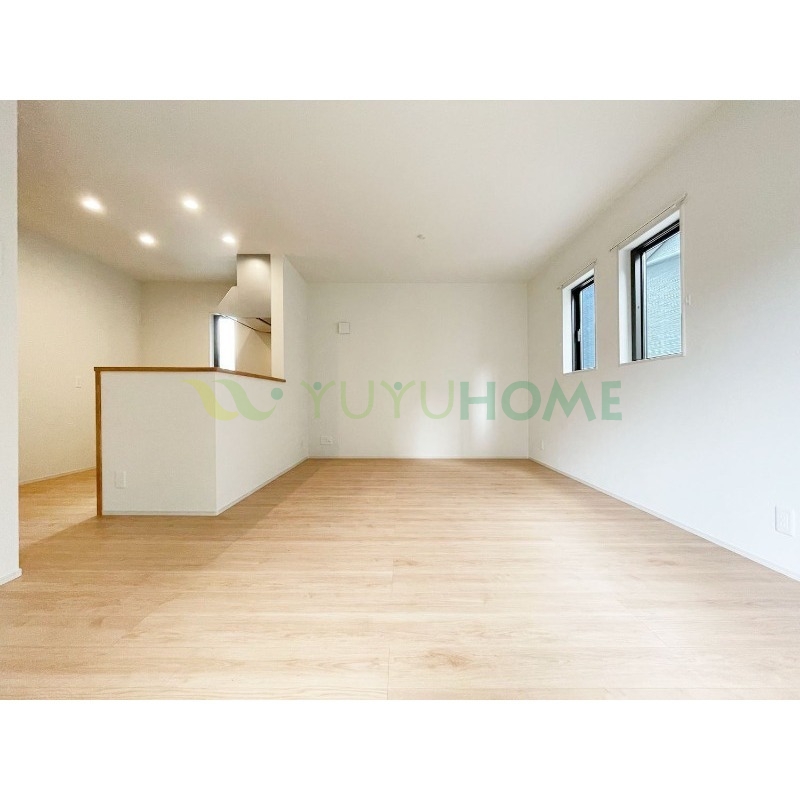 居室・リビング　圧迫感が少なく、広がりを感じさせるレイアウトが可能。