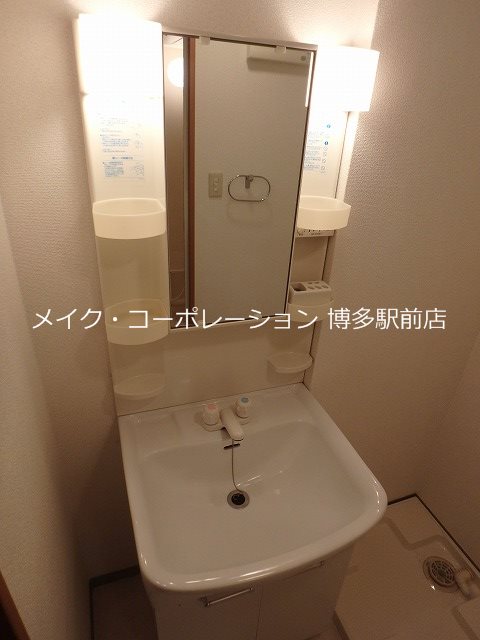 【福岡市博多区東光のマンションの洗面設備】