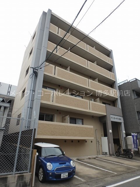 福岡市博多区東光のマンションの建物外観