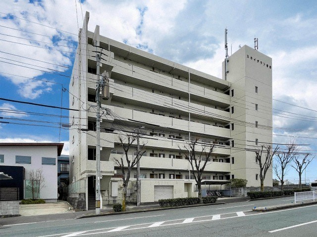 スカイタウン春日の建物外観