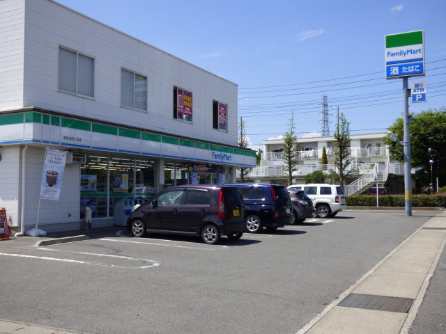 コンビニ　ファミリーマート東貝沢四丁目店（コンビニ）まで784m