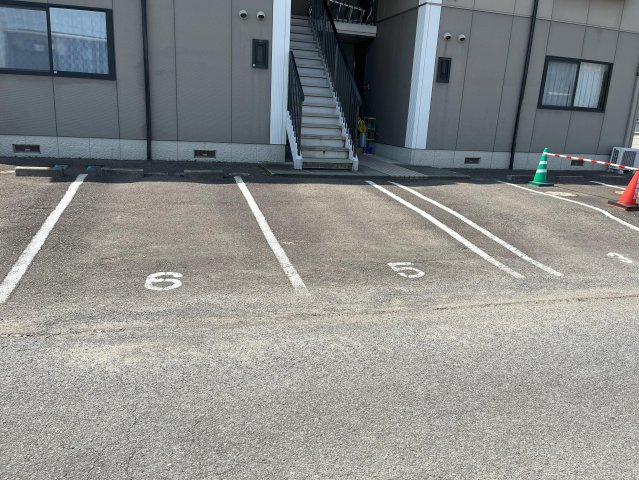 駐車場　敷地内駐車場