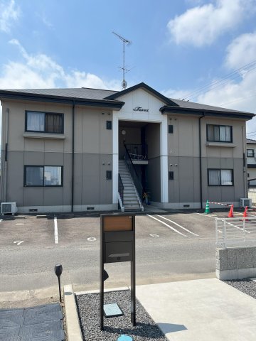 建物外観　北側接道から見た建物外観