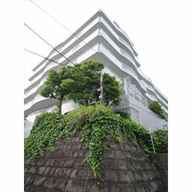 【磯子台スカイマンションの建物外観】