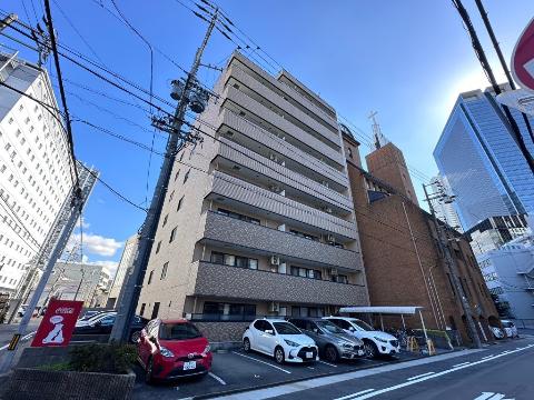 【ロイメント名駅の建物外観】