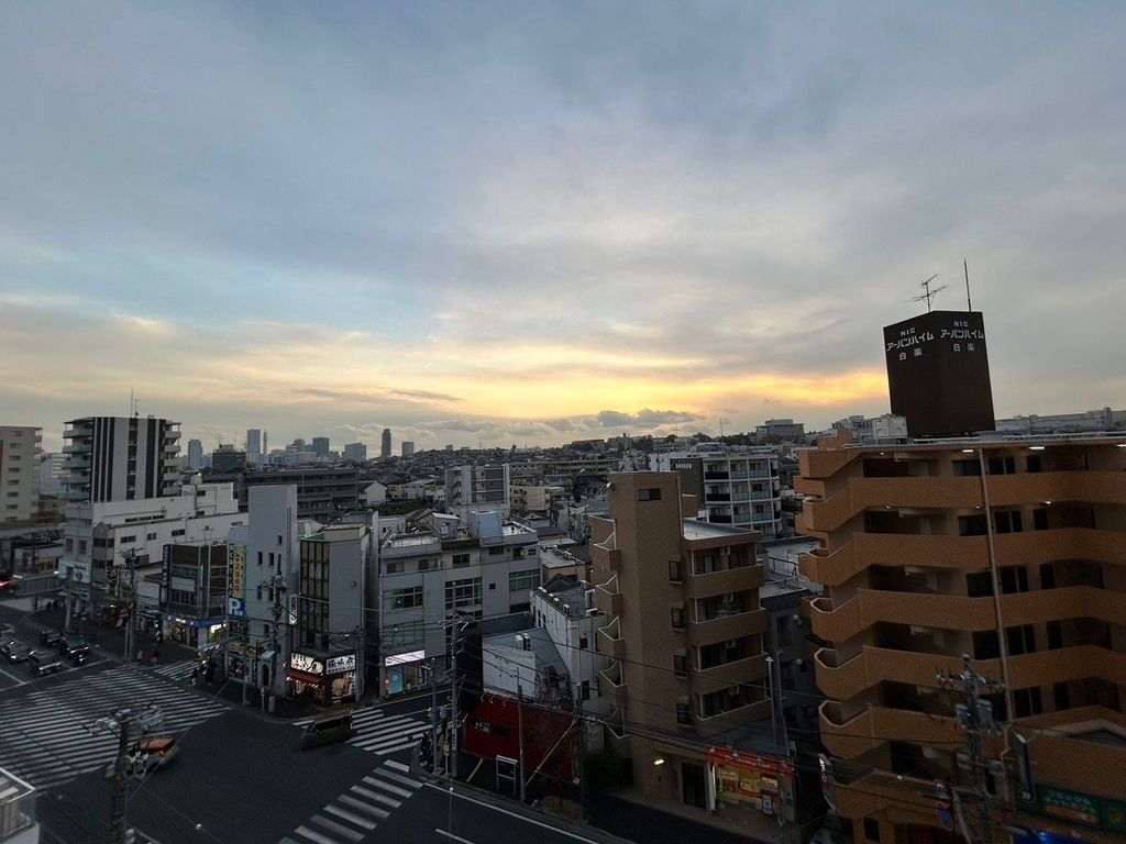 【横浜市神奈川区六角橋のマンションの眺望】