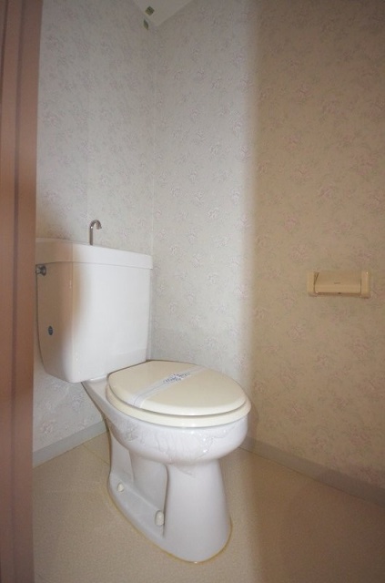 トイレ　別号室の写真です。