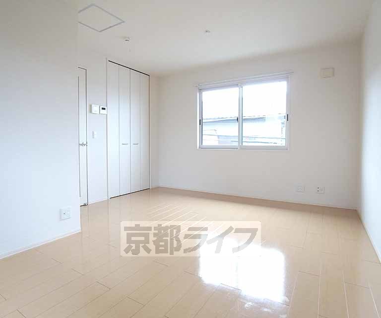 居室・リビング　明るいお部屋ですね。