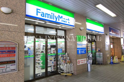 コンビニ　ファミリーマート谷塚駅店（コンビニ）まで478m