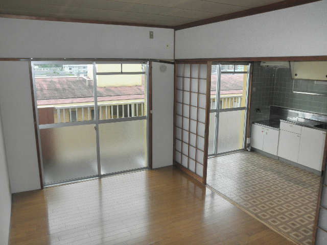 ベルメゾン壱番館の居間写真