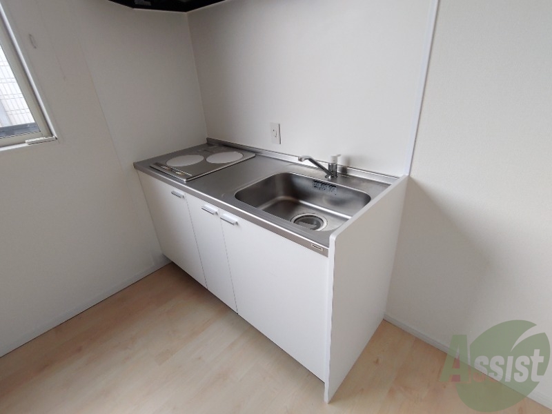 キッチン　キッチンは綺麗で調理スペースもしっかりございます。