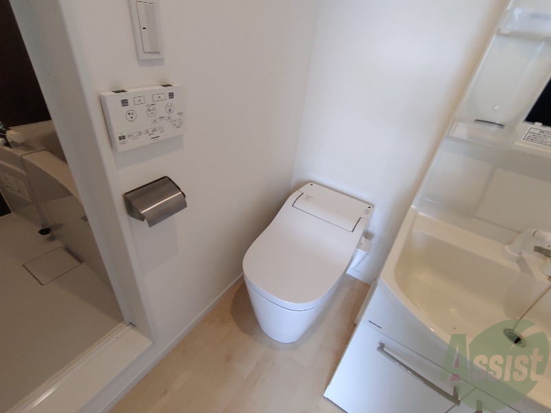 トイレ　トイレは綺麗でウォッシュレットも付いて快適にお使い頂けます。