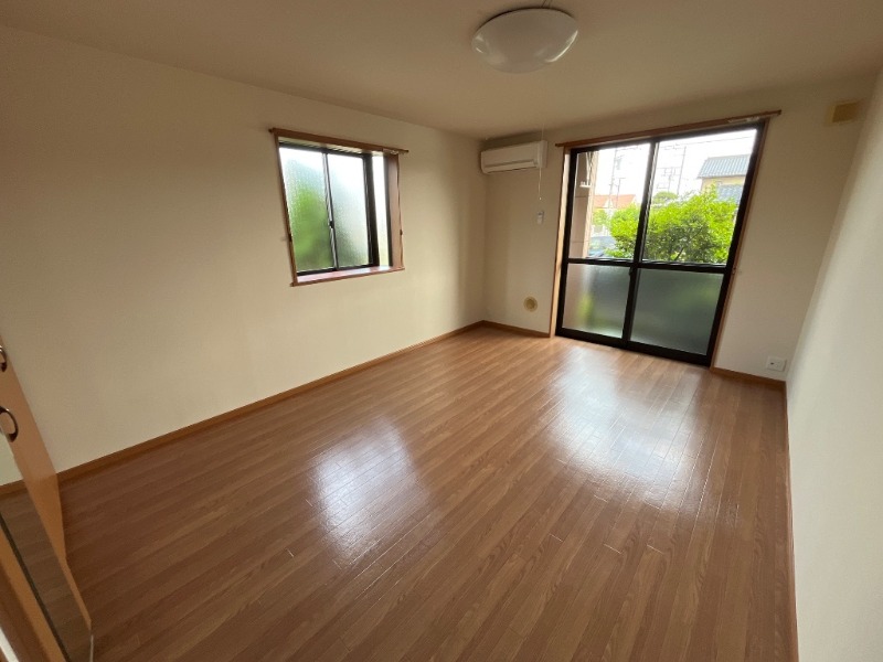 居室・リビング　図面と現状に相違がある場合には現状を優先