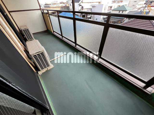 バルコニー　ベランダも広々です