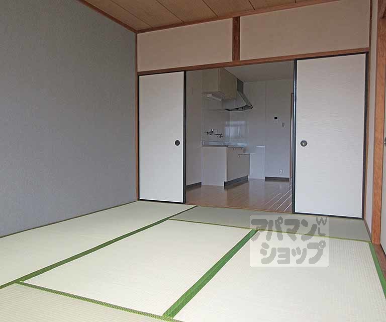 居室・リビング　和室でゴロゴロできます。