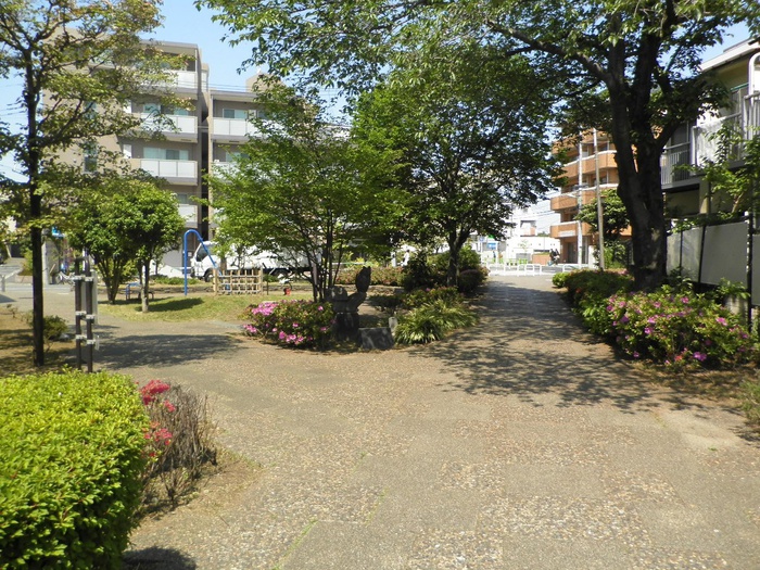 公園　谷川緑道（公園）まで526m