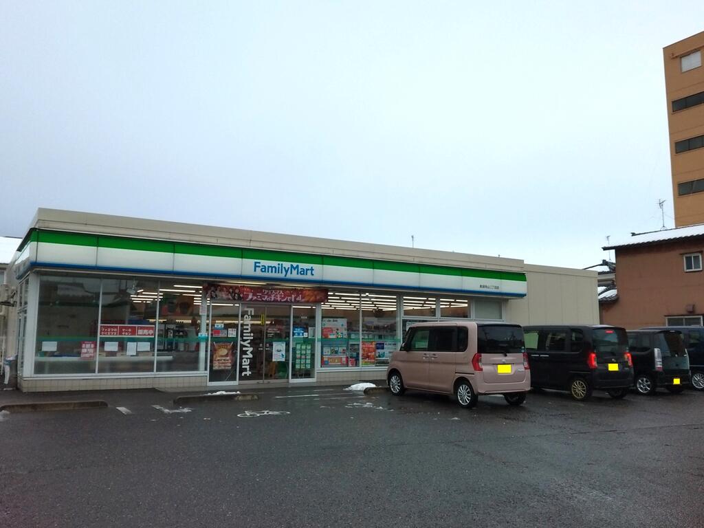コンビニ　ファミリーマート新潟寺山二丁目店（コンビニ）まで78m