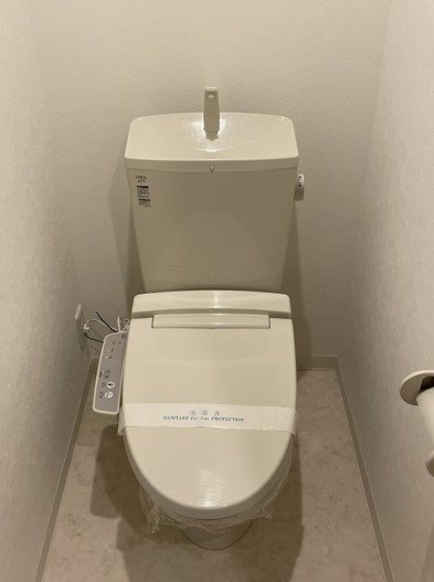 トイレ　別号室の参考写真となります