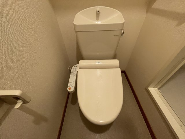レオパレス六甲ガーデンズのトイレ写真