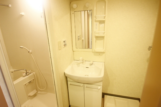 洗面設備　※掲載写真は同マンション別部屋参考写真となります。