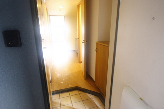 玄関　※掲載写真は同マンション別部屋参考写真となります。