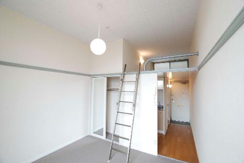 居室・リビング　同タイプ写真の為、現況優先。