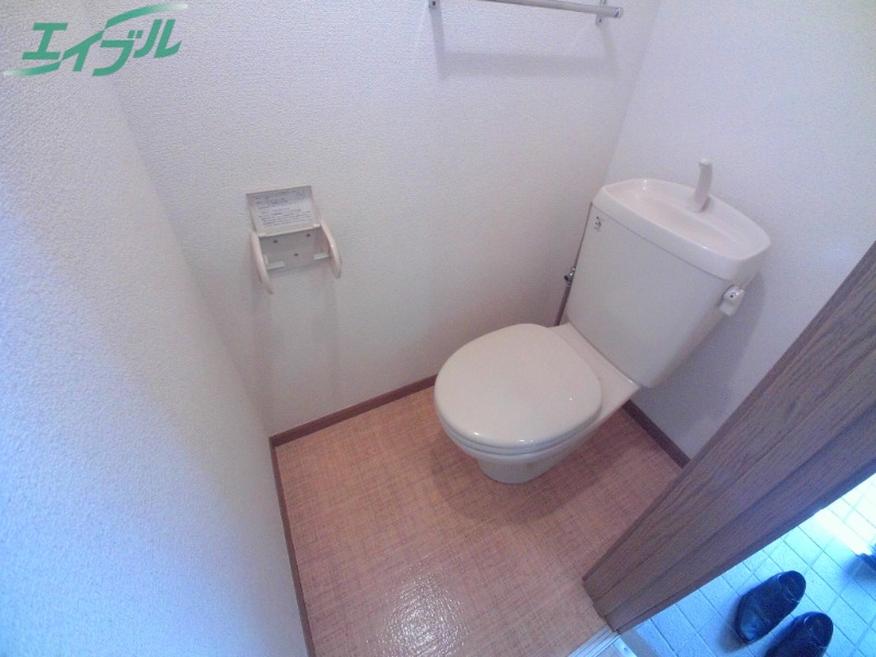 トイレ　別部屋反転画像参考