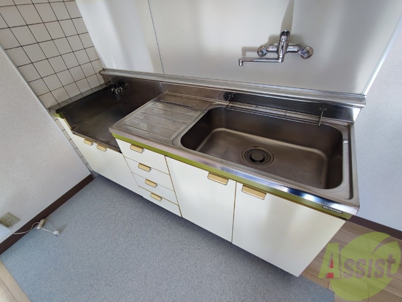 キッチン　キッチンはスペースも広々していて使いやすそうですよ！