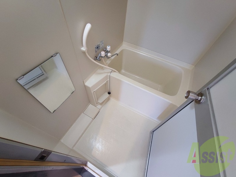 バス・シャワールーム　ユニットバスです。疲れを癒すのに欠かせませんね！