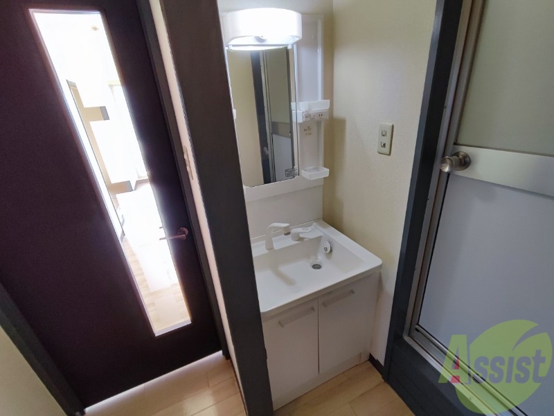 洗面設備　こちらに洗面台があります。朝の洗顔はこちらで。