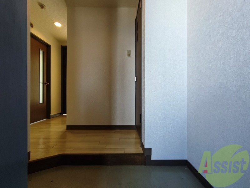 玄関　玄関の様子です。明るい印象ですね。気分もあがりそう。