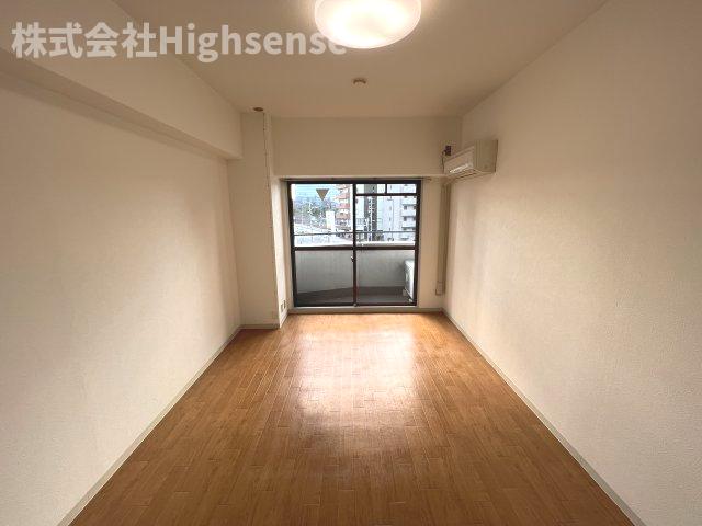 居室・リビング　コンパクトで使いやすい洋室です