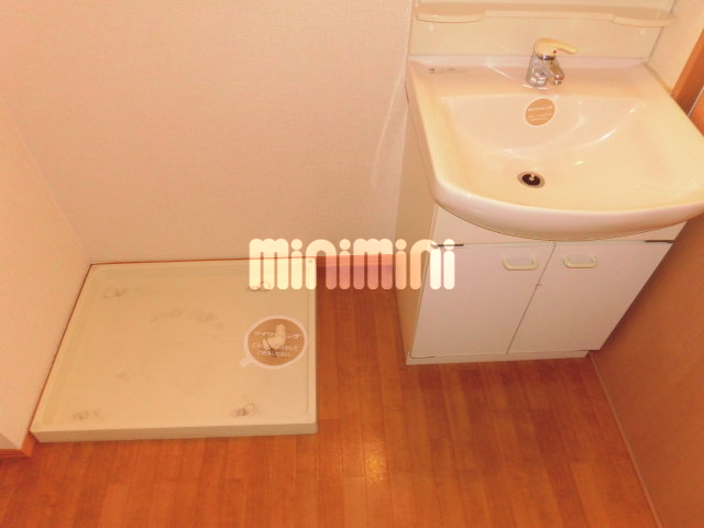 その他設備　明るい洋間です。