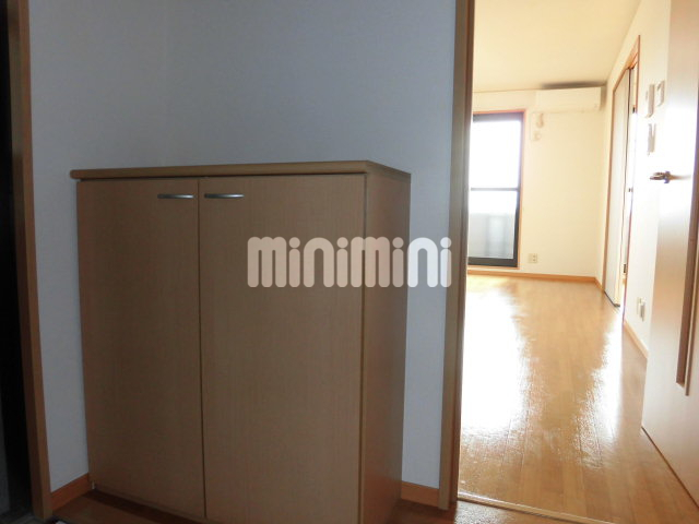 玄関　広いリビング。