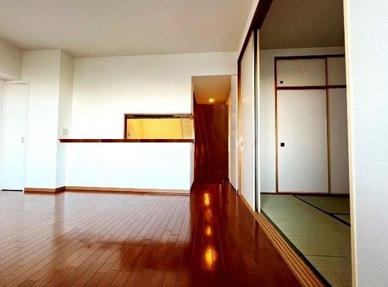 居室・リビング　同マンション別タイプのお部屋になります（参考写真）