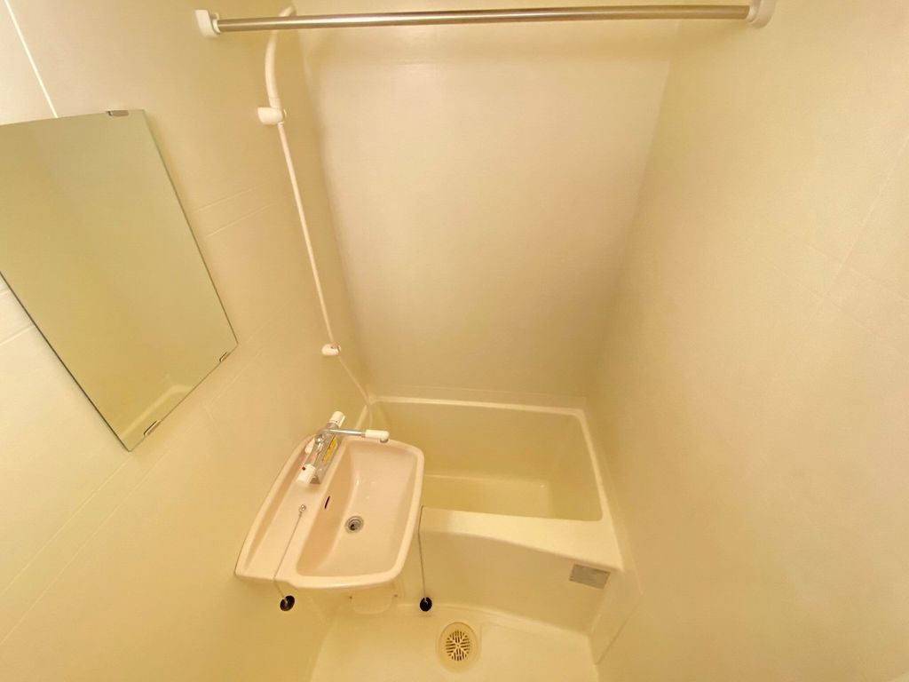 バス・シャワールーム　テレビ