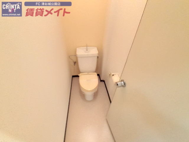 トイレ　同物件別部屋写真