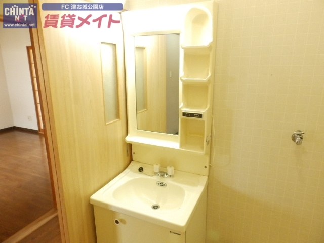 洗面設備　同物件別部屋写真