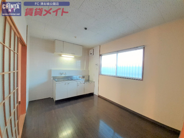 居室・リビング　同物件別部屋写真