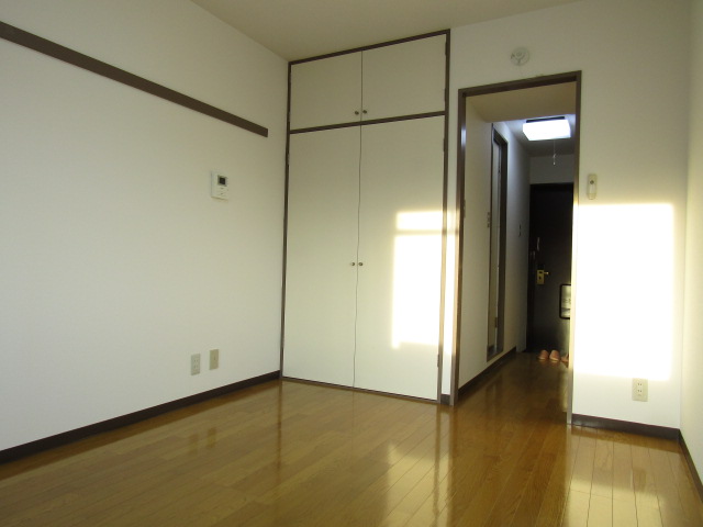 居室・リビング　別室参考写真