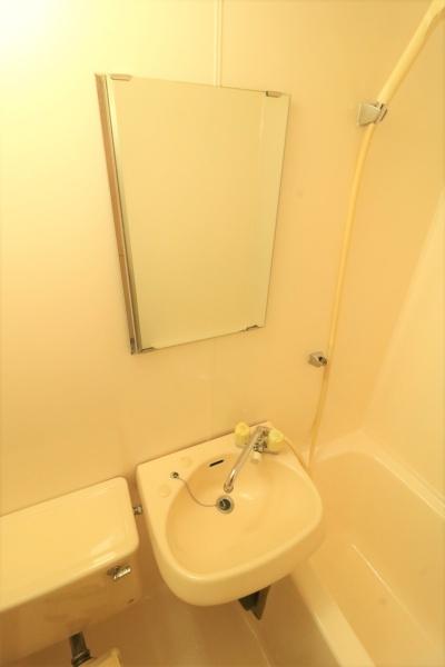 洗面設備　別の部屋より