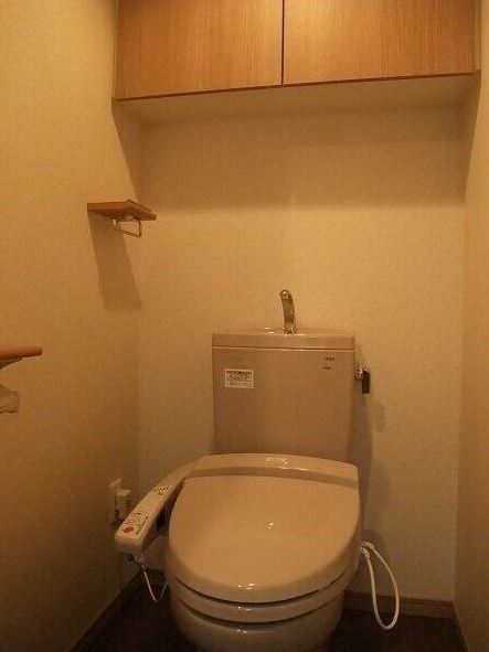 トイレ　※同仕様写真含む