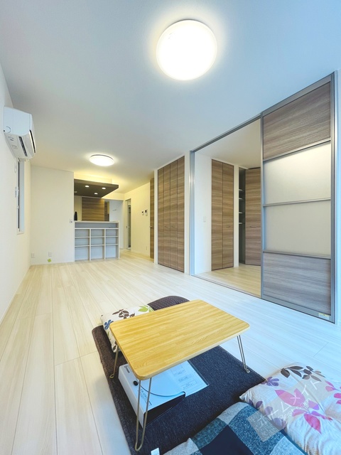 居室・リビング　エアコン２台付き♪