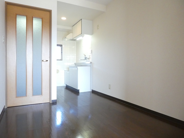 その他部屋・スペース　広々としたDKでキッチン用具やダイニングテーブルを置けます♪