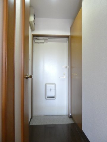 セキュリティ　玄関の鍵は有料で防犯性の高いディンプルキーにも交換可能です♪