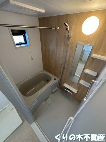 バス・シャワールーム　落ち着いた空間のお風呂です